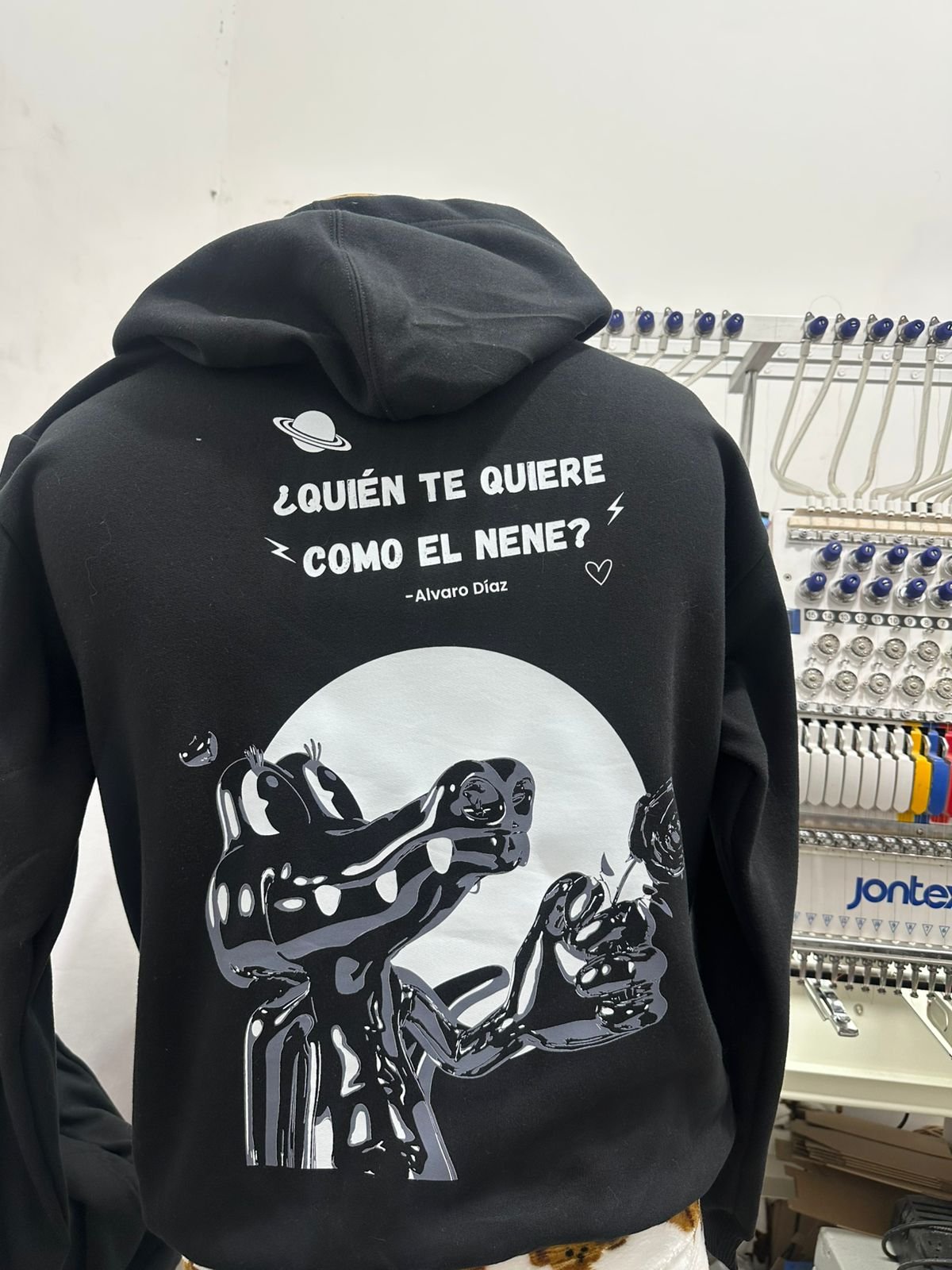 WhatsApp Image 2026-03-01 at 10.52.08 PM (3) Hoodie/camiseta estampado alvaro díaz-alvarito - Image 1