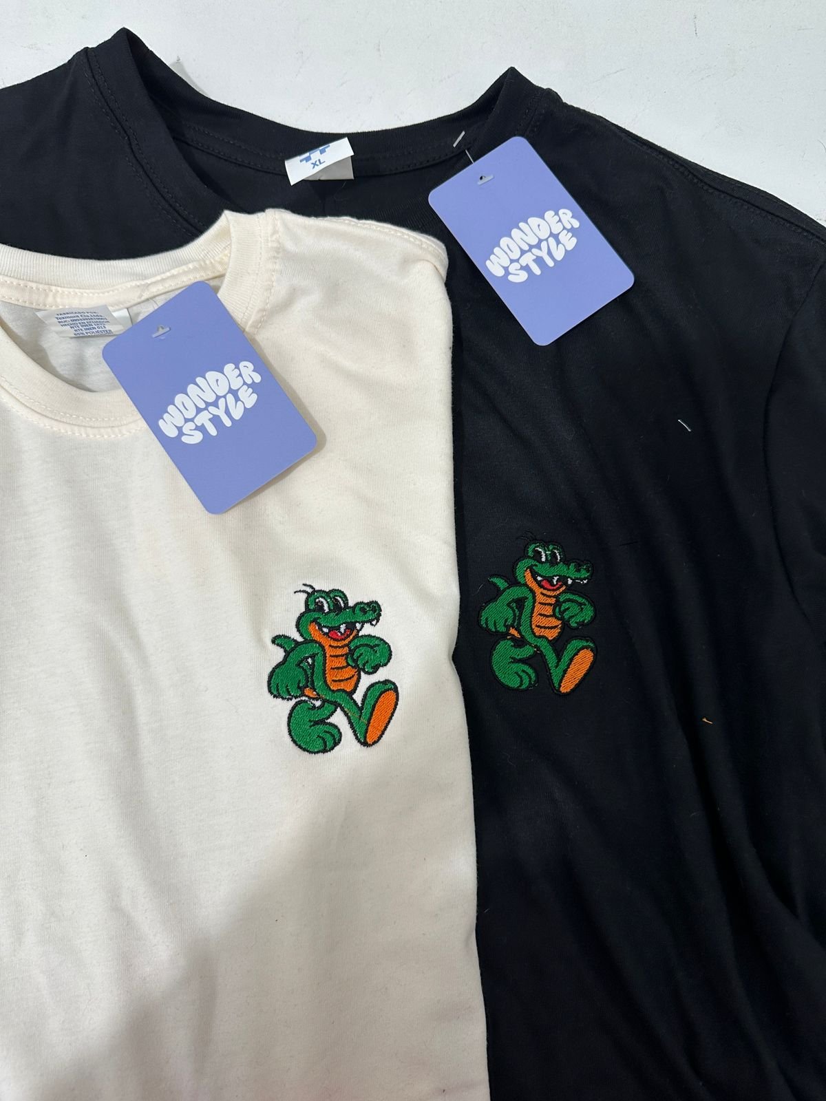 WhatsApp Image 2026-03-01 at 10.52.14 PM Promo 2x$25 Camisetas alvarito-alvaro diaz pareja bordado - Image 1