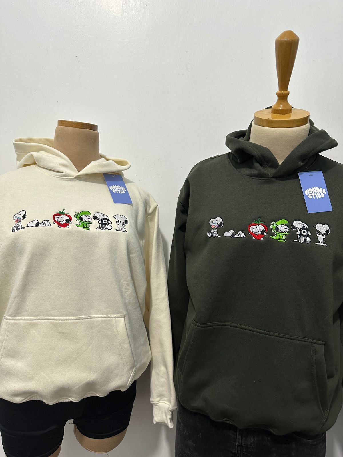 WhatsApp Image 2026-03-02 at 11.14.25 AM Hoodie/camiseta Snoopy varios bordado matching pareja - Image 1
